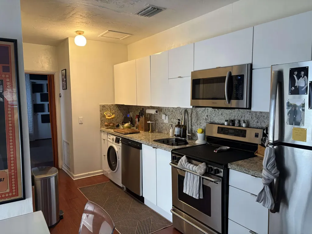 1538 NW 15th Avenue Miami FL 33125