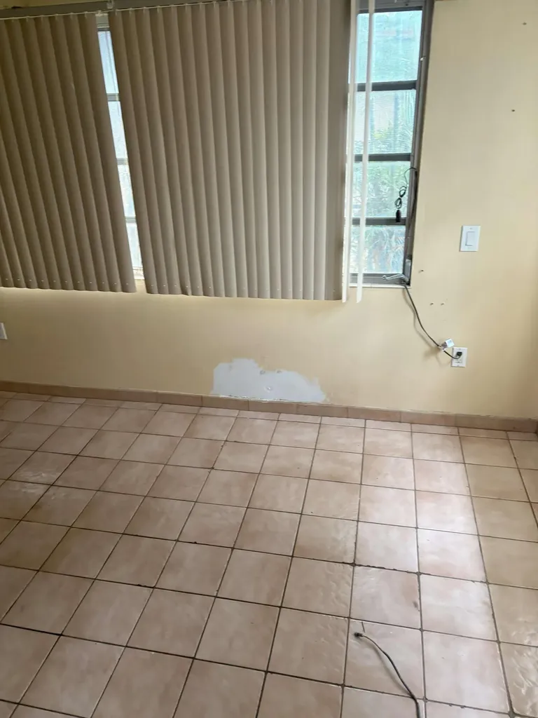1538 NW 15th Avenue Miami FL 33125