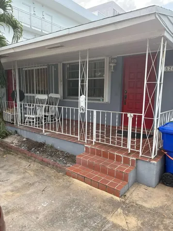 1538 NW 15th Avenue Miami FL 33125