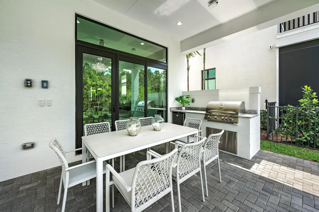 13358 Artisan Circle Palm Beach Gardens FL 33418