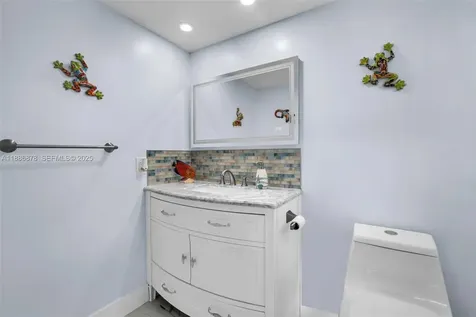 205 SE 11th Terrace Dania Beach FL 33004