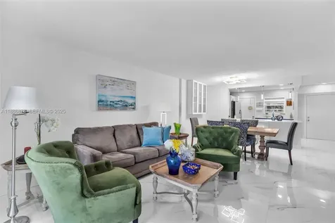 205 SE 11th Terrace Dania Beach FL 33004