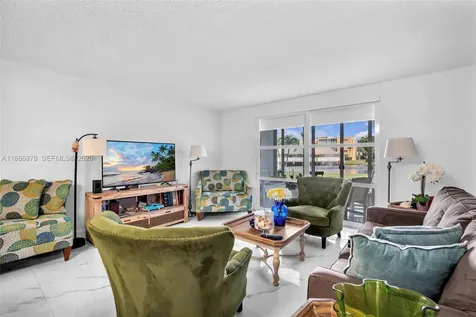 205 SE 11th Terrace Dania Beach FL 33004