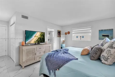 205 SE 11th Terrace Dania Beach FL 33004
