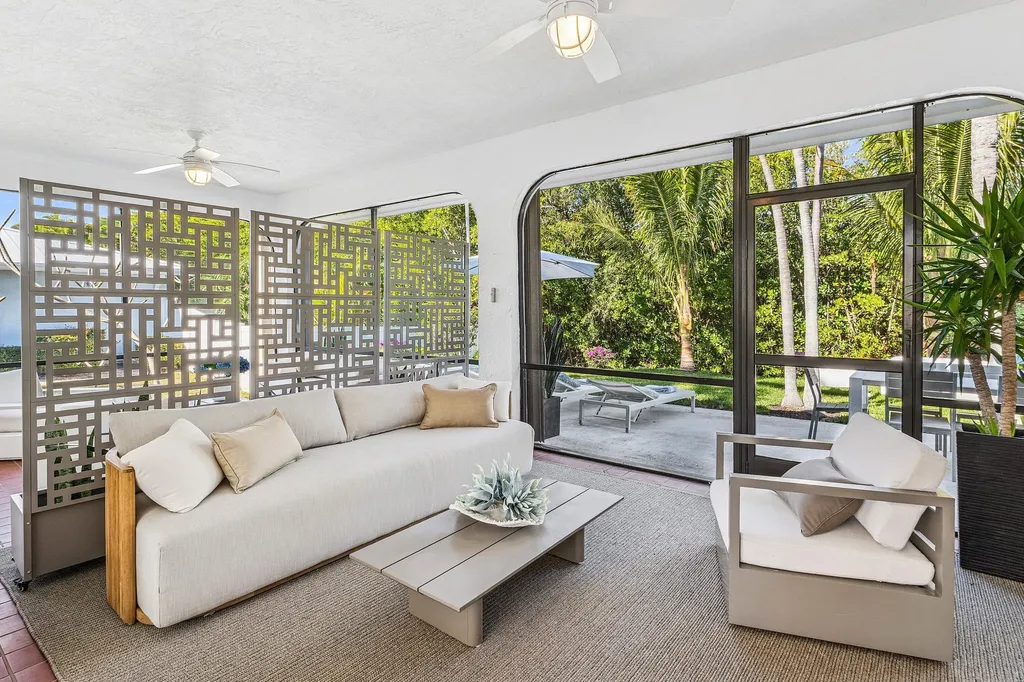 48 Harbour Drive N Boynton Beach FL 33435