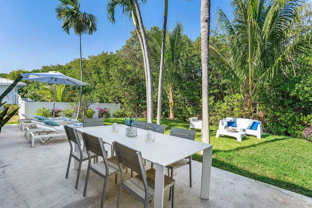 48 Harbour Drive N Boynton Beach FL 33435
