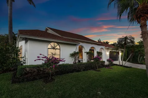 48 Harbour Drive N Boynton Beach FL 33435