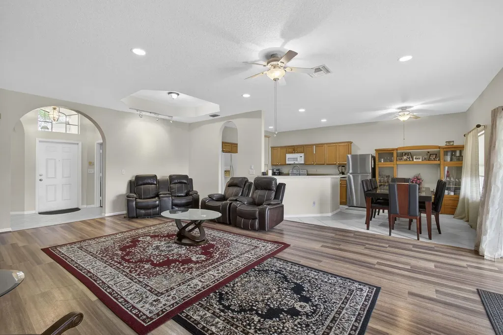 8600 Pine Cay West Palm Beach FL 33411