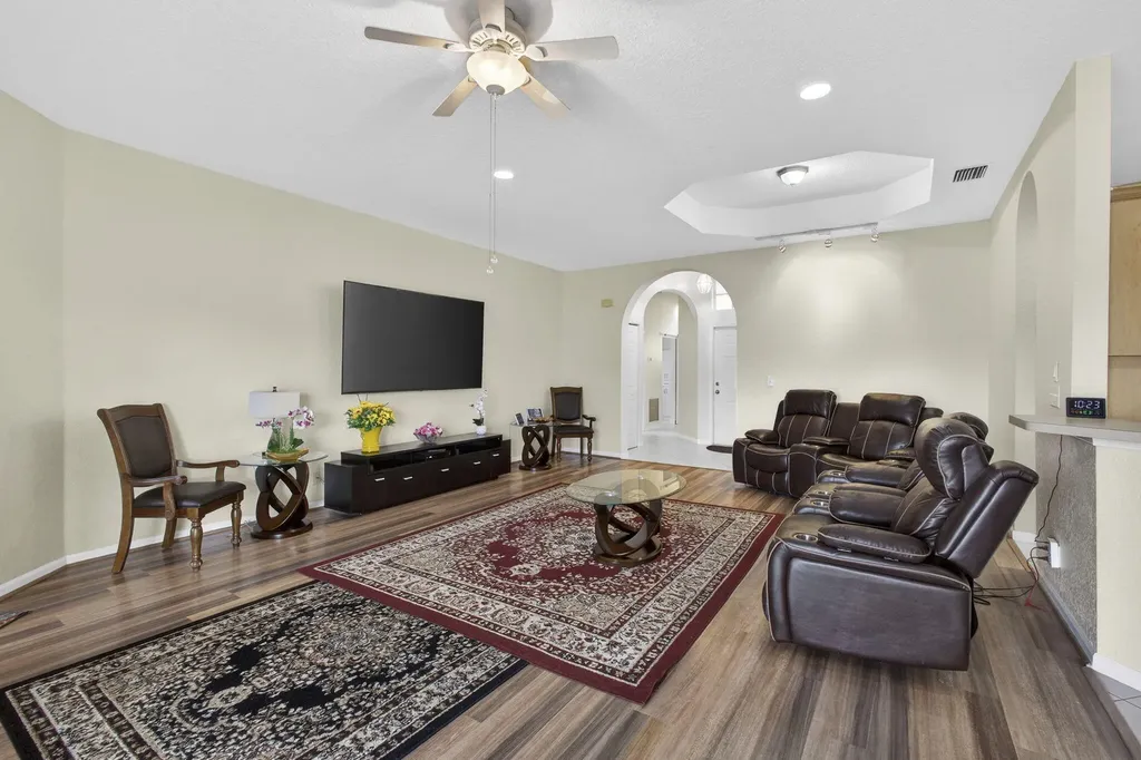 8600 Pine Cay West Palm Beach FL 33411