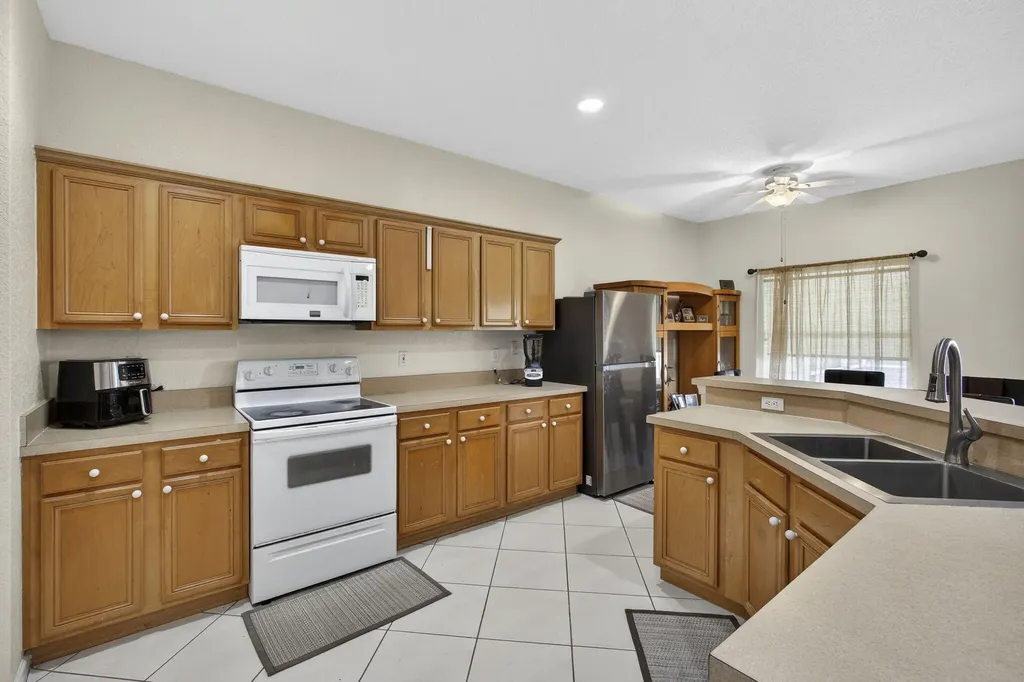 8600 Pine Cay West Palm Beach FL 33411