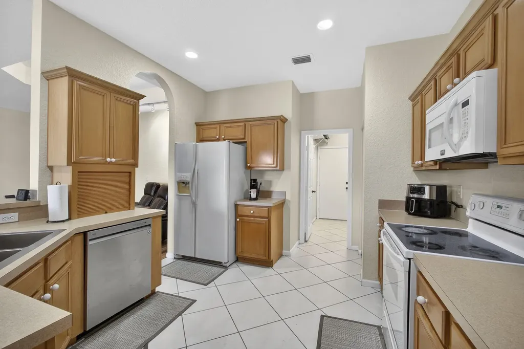 8600 Pine Cay West Palm Beach FL 33411