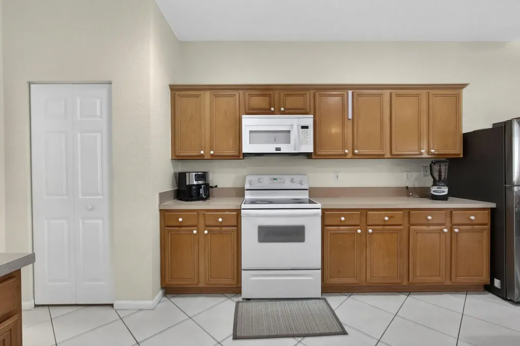 8600 Pine Cay West Palm Beach FL 33411