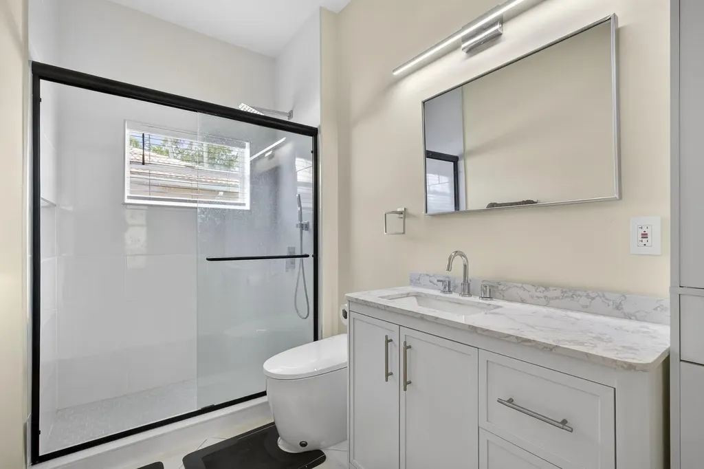 8600 Pine Cay West Palm Beach FL 33411