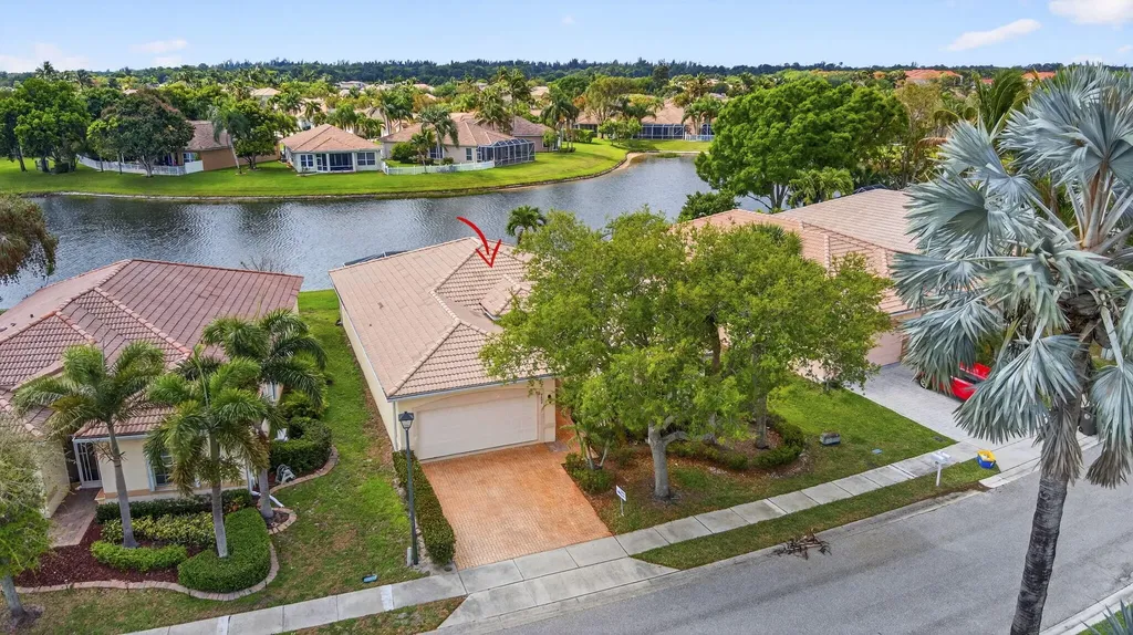 8600 Pine Cay West Palm Beach FL 33411