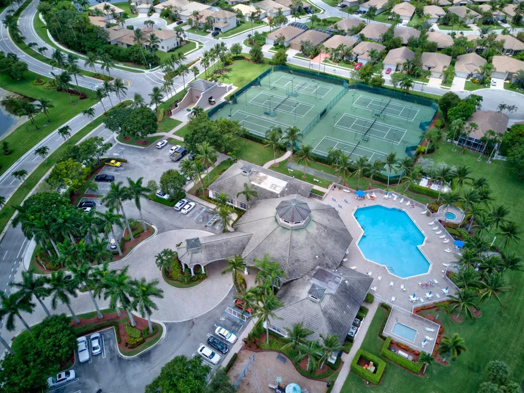 8600 Pine Cay West Palm Beach FL 33411