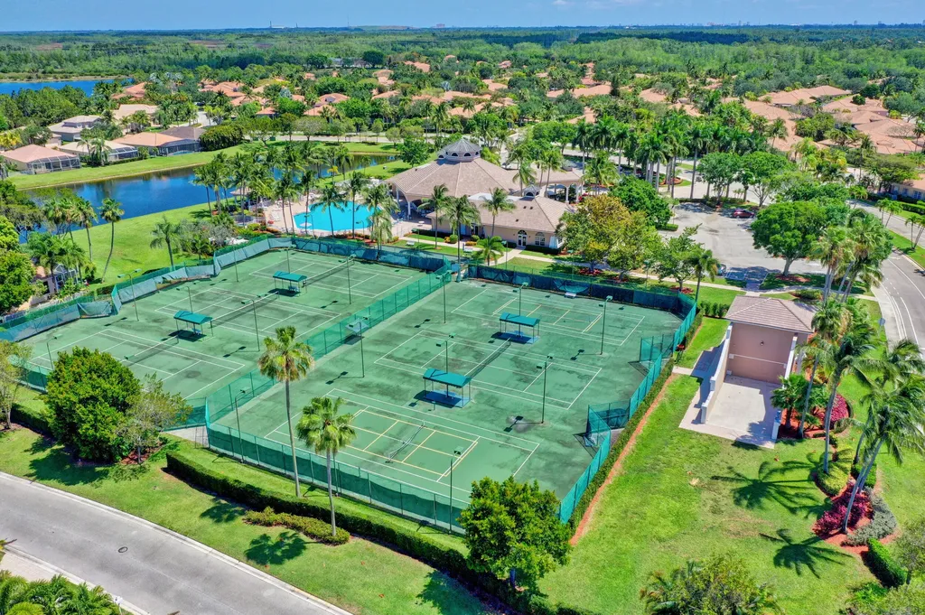 8600 Pine Cay West Palm Beach FL 33411