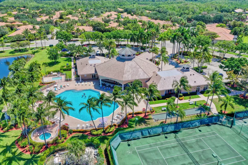 8600 Pine Cay West Palm Beach FL 33411