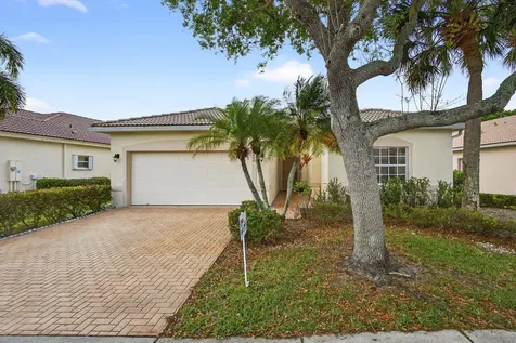 8600 Pine Cay West Palm Beach FL 33411