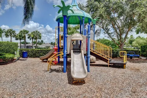 8600 Pine Cay West Palm Beach FL 33411