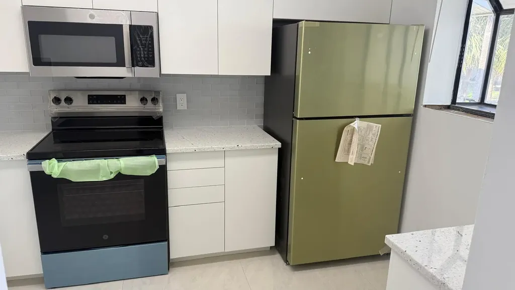 1254 S Military Trail Deerfield Beach FL 33442