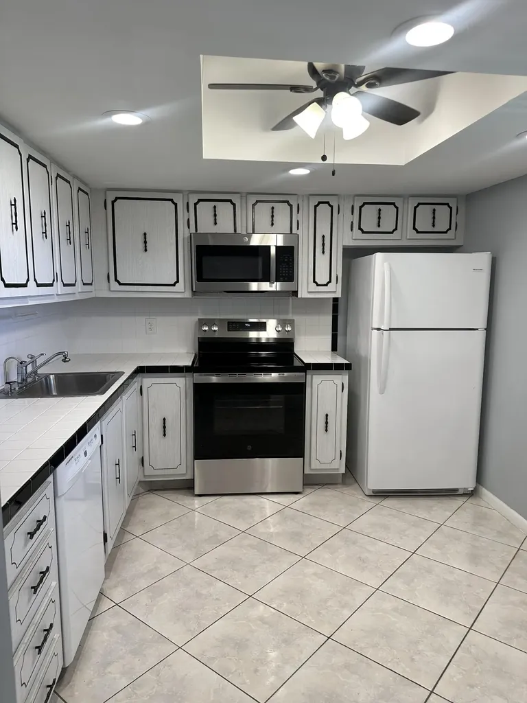 2600 NE 1st Lane Boynton Beach FL 33435