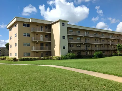 2600 NE 1st Lane Boynton Beach FL 33435