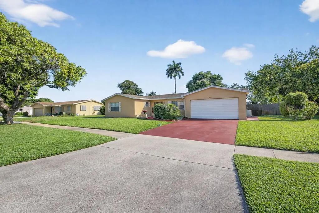 1827 Pinehurst Drive West Palm Beach FL 33407