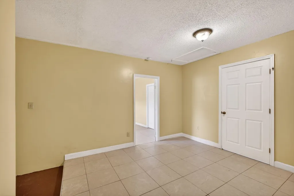 1827 Pinehurst Drive West Palm Beach FL 33407