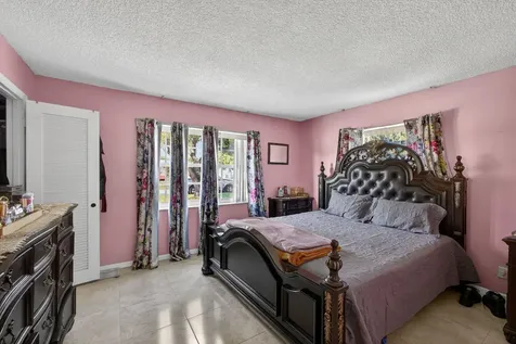 1827 Pinehurst Drive West Palm Beach FL 33407