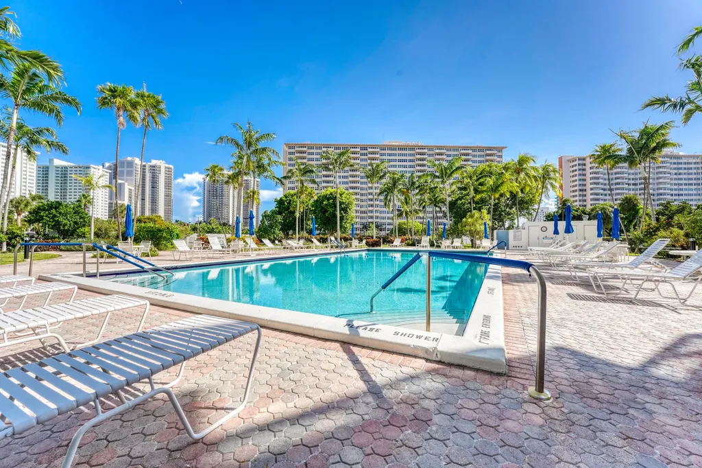 3300 NE 36th Street Fort Lauderdale FL 33308
