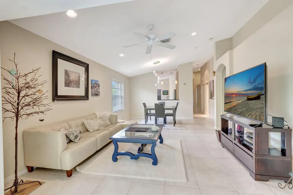 14211 W La Sedona Circle Delray Beach FL 33484