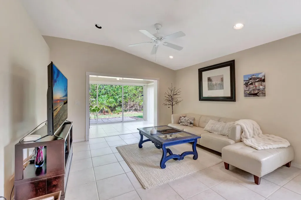 14211 W La Sedona Circle Delray Beach FL 33484