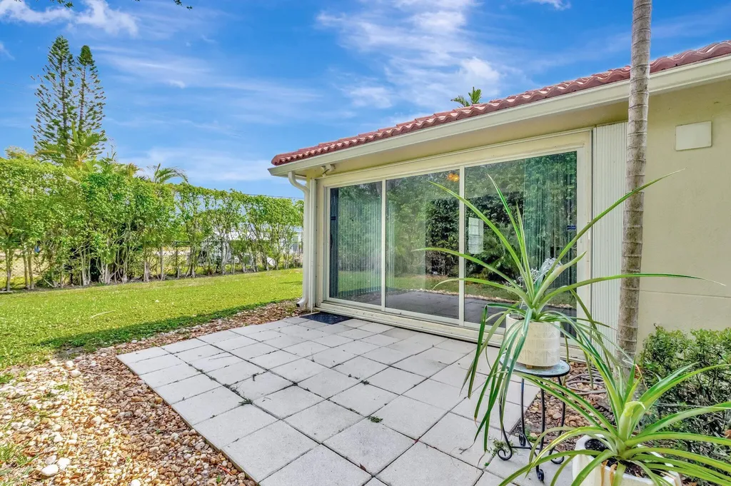 14211 W La Sedona Circle Delray Beach FL 33484