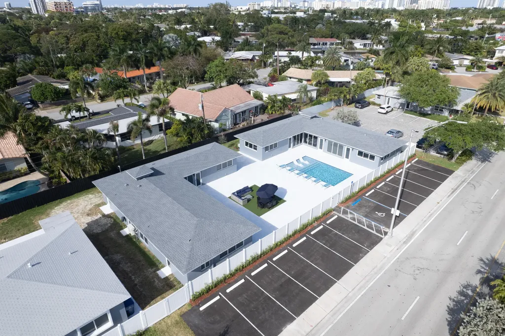 2025 NE 26th Street Wilton Manors FL 33305