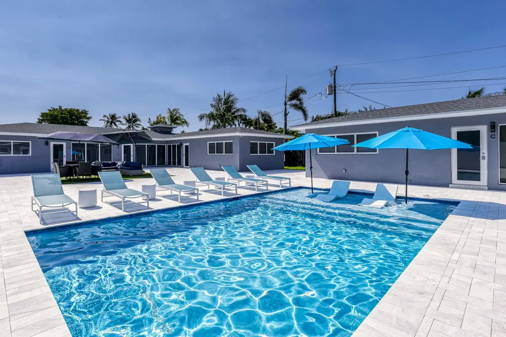 2025 NE 26th Street Wilton Manors FL 33305