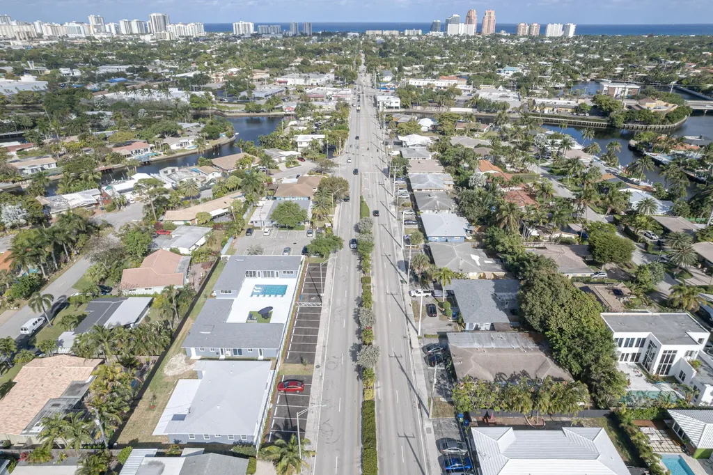 2025 NE 26th Street Wilton Manors FL 33305