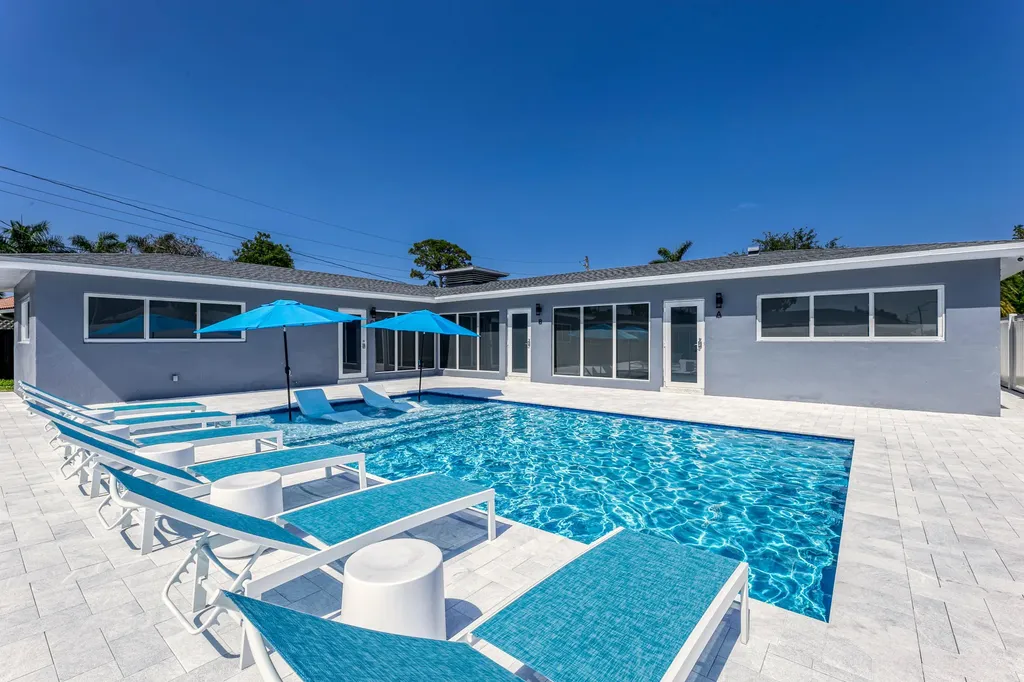2025 NE 26th Street Wilton Manors FL 33305
