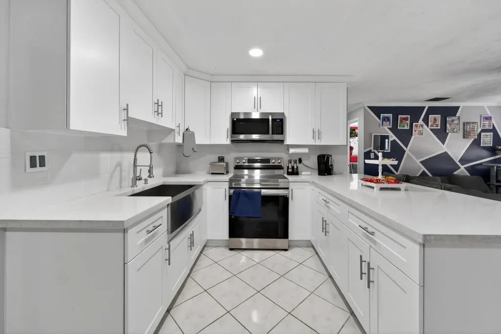 4340 N Mary Circle Palm Beach Gardens FL 33410