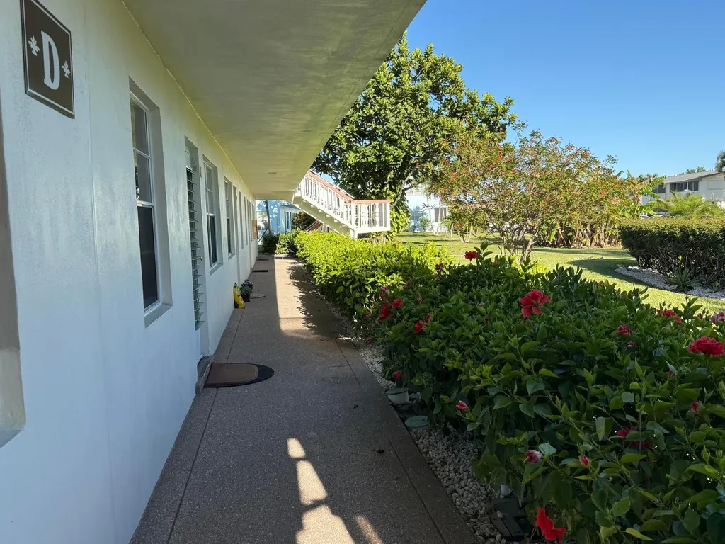 81 Camden Drive West Palm Beach FL 33417