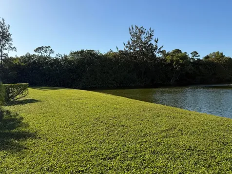 81 Camden Drive West Palm Beach FL 33417