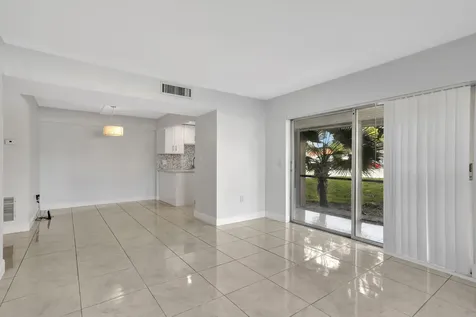 4156 Inverrary Drive Lauderhill FL 33319