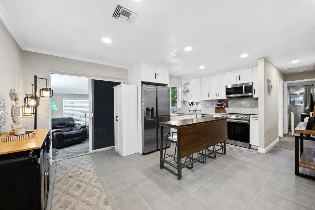 611 NW 18th Court Pompano Beach FL 33060