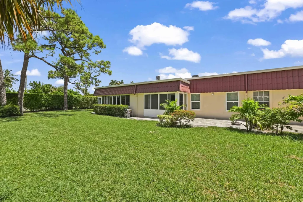 647 Marlboro Oval Greenacres FL 33467
