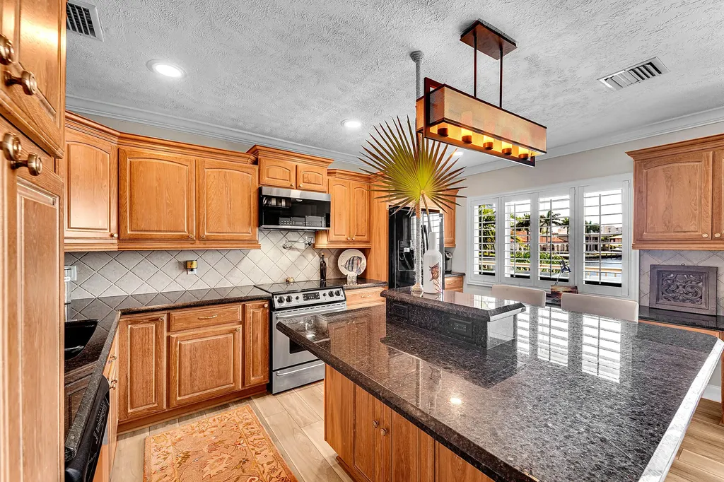 1201 S Riverside Drive Pompano Beach FL 33062