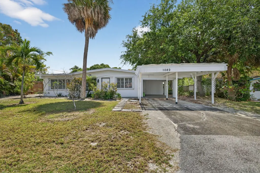 1040 SE 5th Street SE Stuart FL 34996