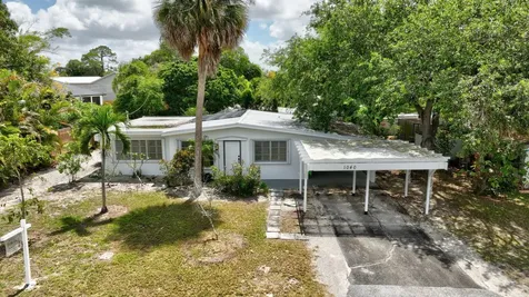 1040 SE 5th Street SE Stuart FL 34996