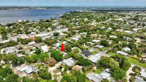 1040 SE 5th Street SE Stuart FL 34996