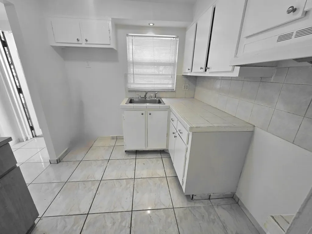 2741 N Pine Island Road Sunrise FL 33322