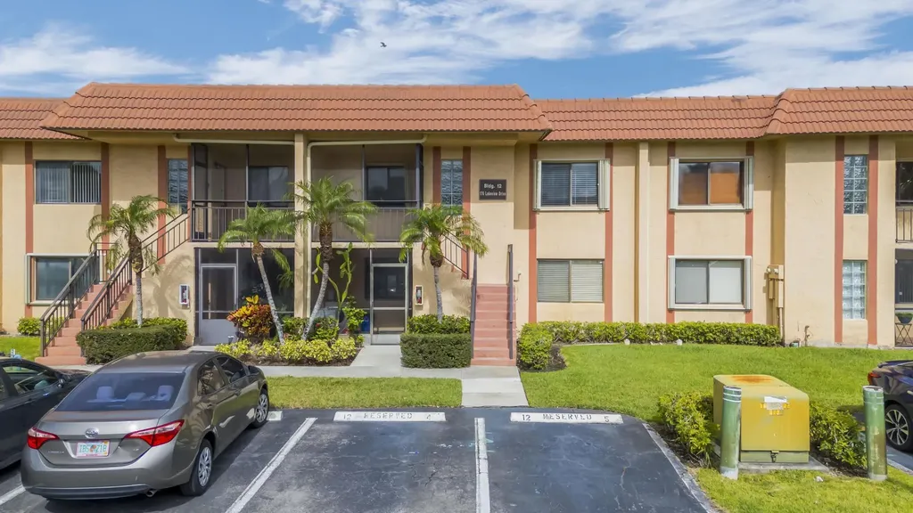 170 Lakeview Drive Weston FL 33326