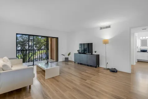 170 Lakeview Drive Weston FL 33326